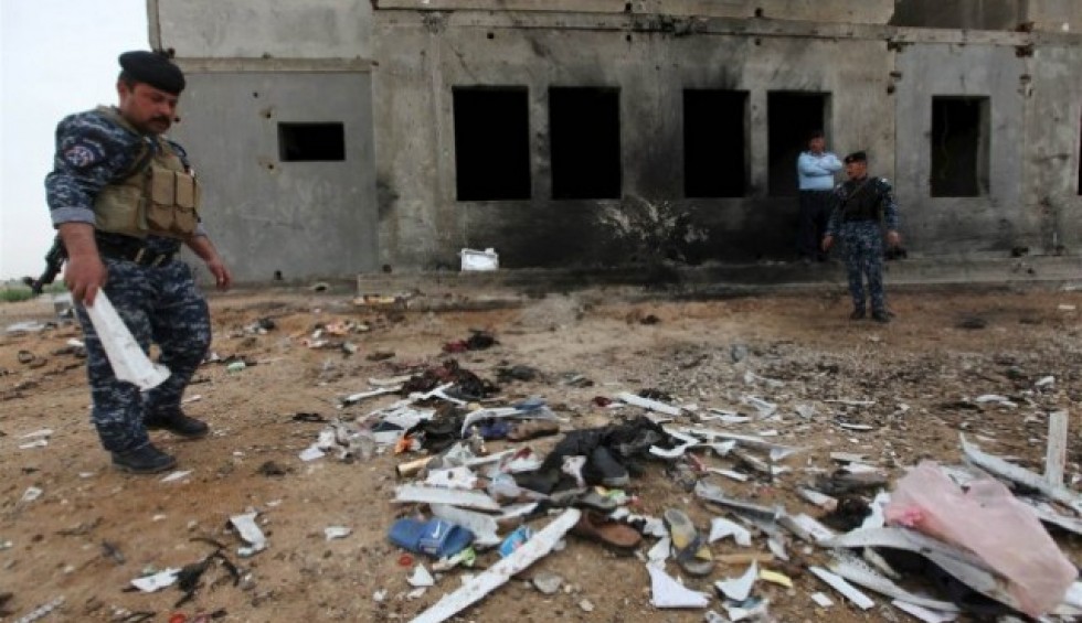 A generic square placeholder image with rounded corners in a figure.