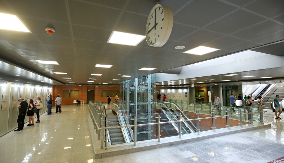 A generic square placeholder image with rounded corners in a figure.