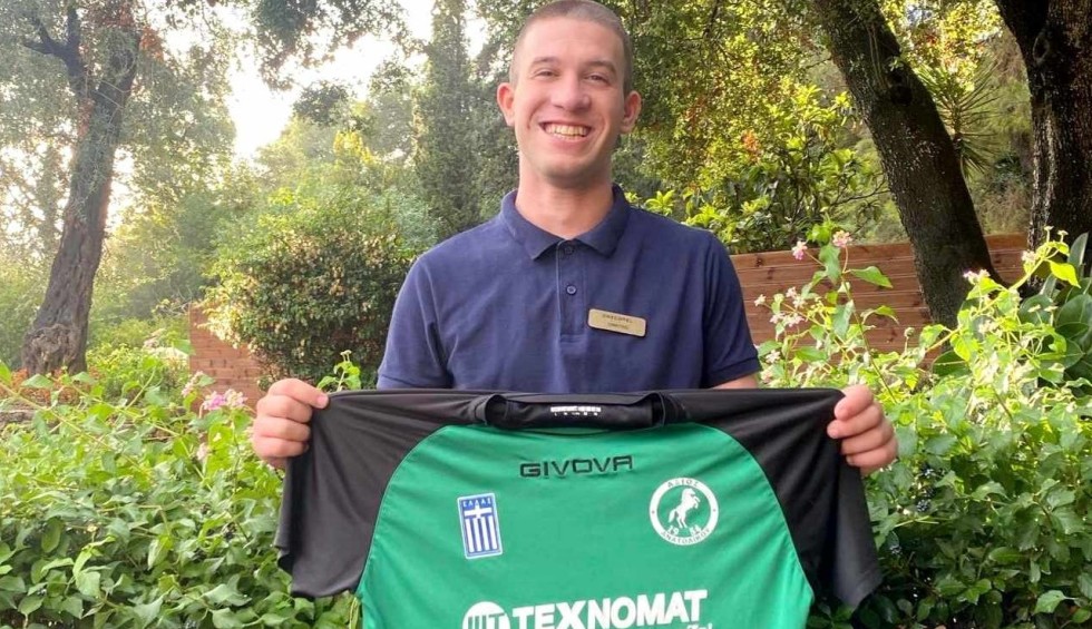 A generic square placeholder image with rounded corners in a figure.