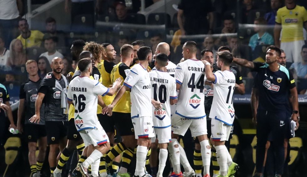 A generic square placeholder image with rounded corners in a figure.