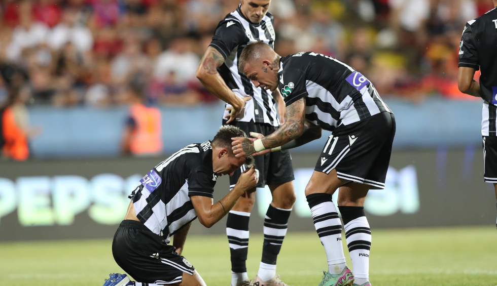 A generic square placeholder image with rounded corners in a figure.