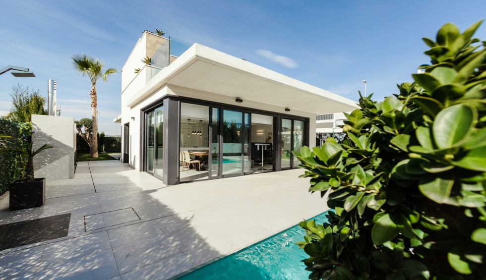 A generic square placeholder image with rounded corners in a figure.