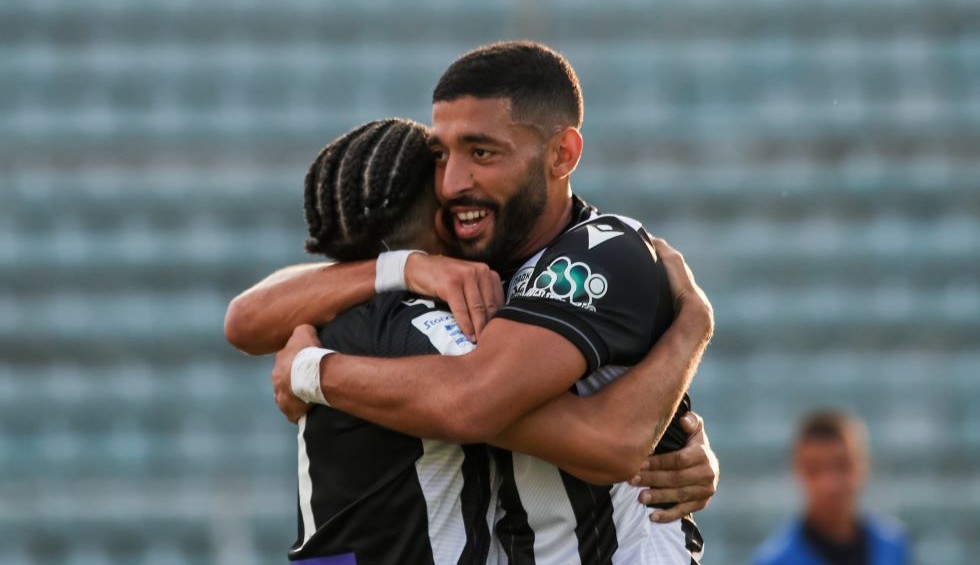 A generic square placeholder image with rounded corners in a figure.