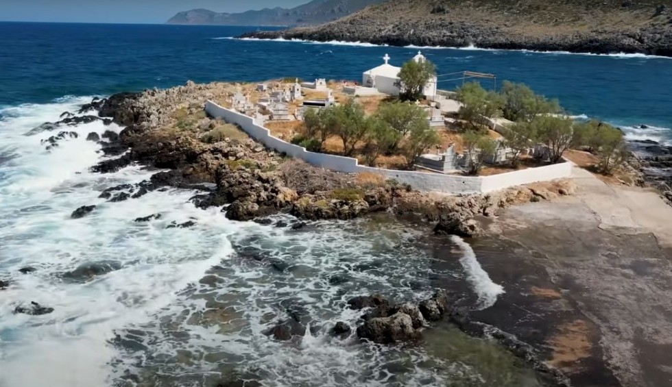 A generic square placeholder image with rounded corners in a figure.