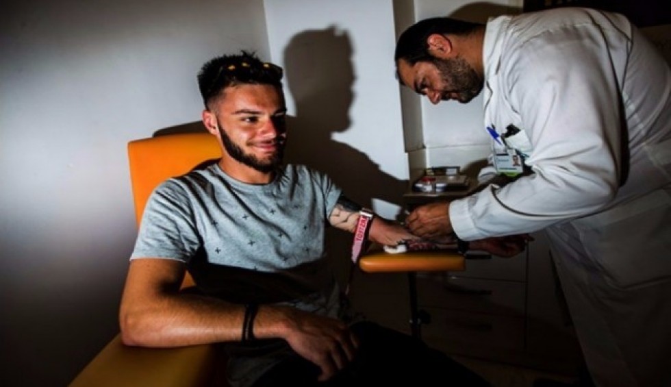 A generic square placeholder image with rounded corners in a figure.