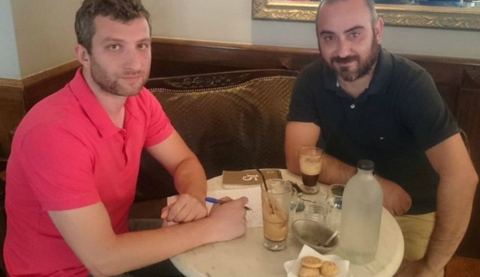 A generic square placeholder image with rounded corners in a figure.