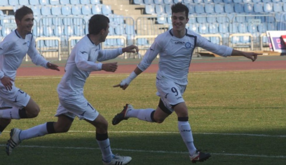 A generic square placeholder image with rounded corners in a figure.