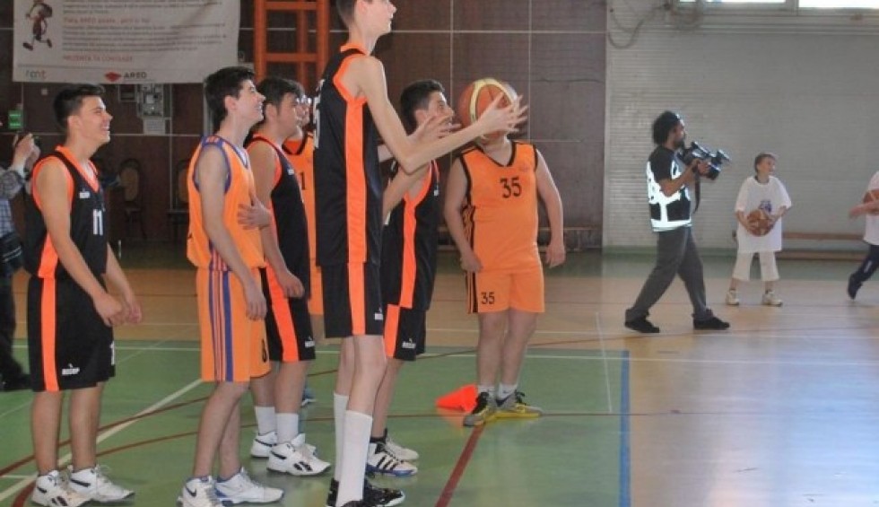 A generic square placeholder image with rounded corners in a figure.