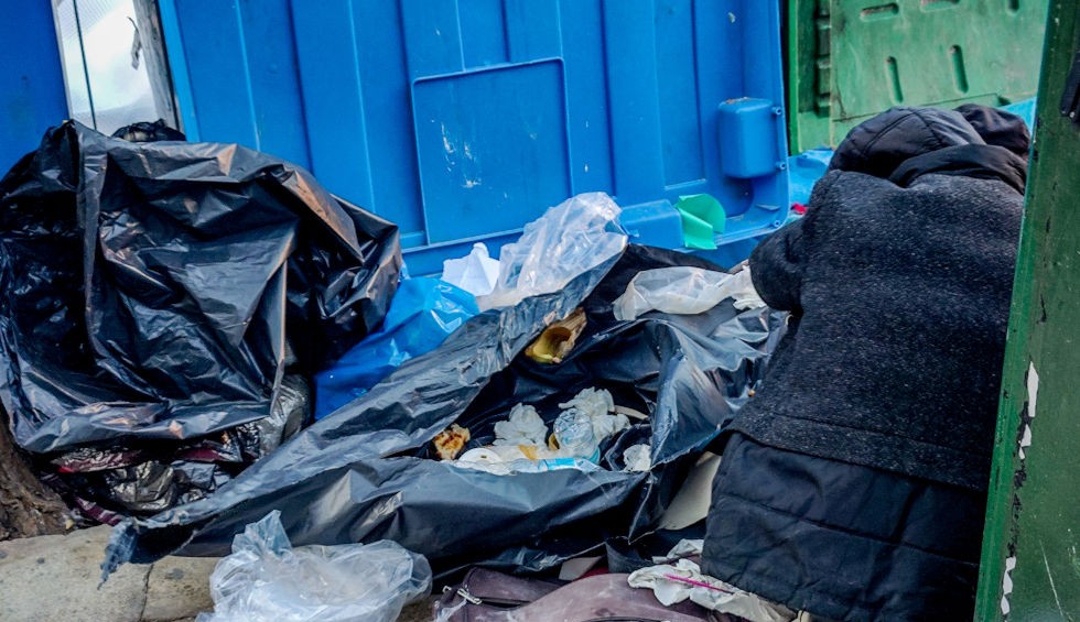 A generic square placeholder image with rounded corners in a figure.