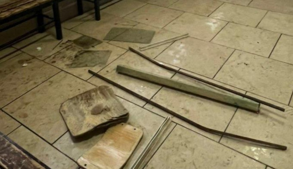 A generic square placeholder image with rounded corners in a figure.