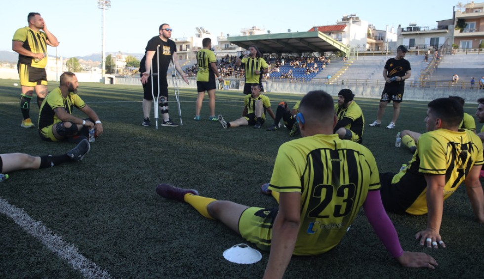 A generic square placeholder image with rounded corners in a figure.