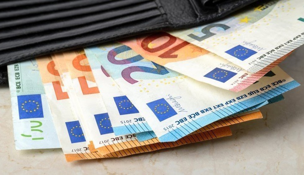 A generic square placeholder image with rounded corners in a figure.