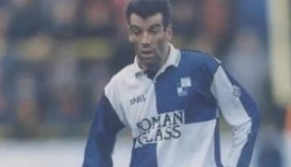 A generic square placeholder image with rounded corners in a figure.