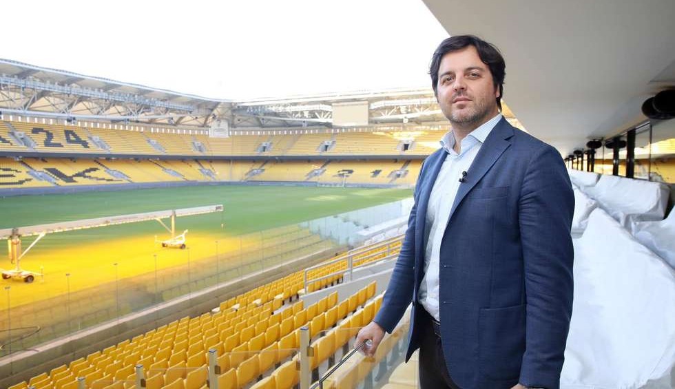 A generic square placeholder image with rounded corners in a figure.