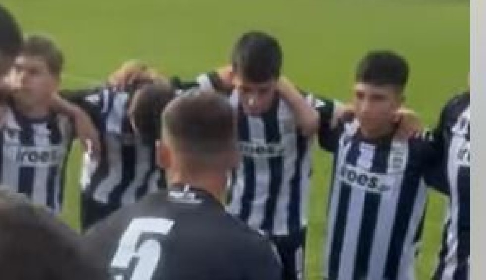 A generic square placeholder image with rounded corners in a figure.