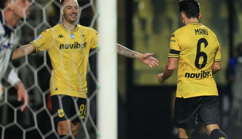 A generic square placeholder image with rounded corners in a figure.