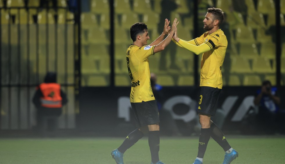 A generic square placeholder image with rounded corners in a figure.