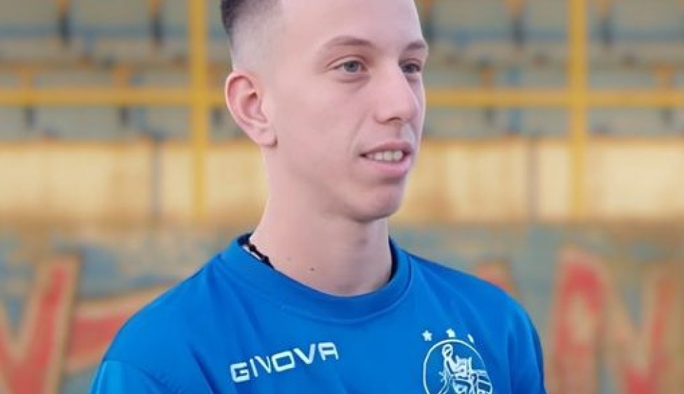 A generic square placeholder image with rounded corners in a figure.