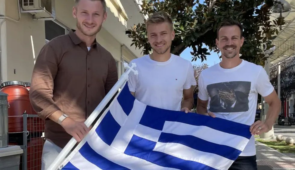 A generic square placeholder image with rounded corners in a figure.