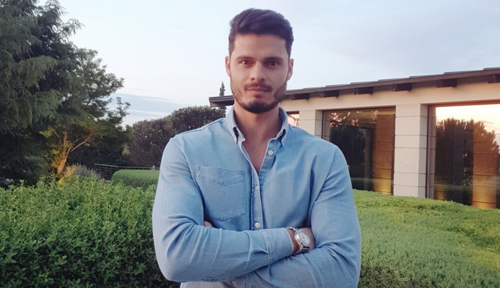 A generic square placeholder image with rounded corners in a figure.