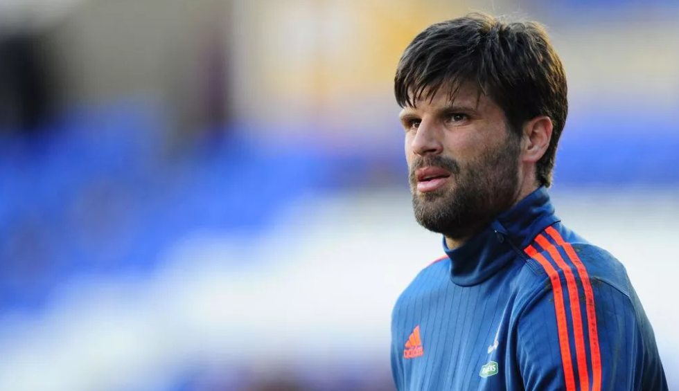 A generic square placeholder image with rounded corners in a figure.