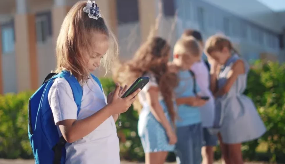 A generic square placeholder image with rounded corners in a figure.