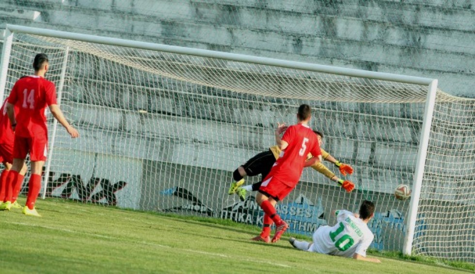 A generic square placeholder image with rounded corners in a figure.