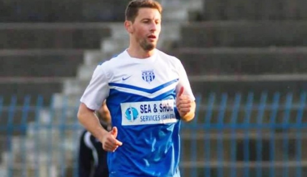 A generic square placeholder image with rounded corners in a figure.