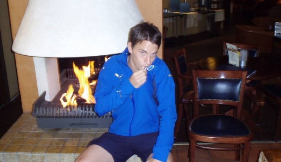 A generic square placeholder image with rounded corners in a figure.