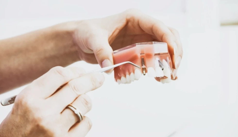 A generic square placeholder image with rounded corners in a figure.