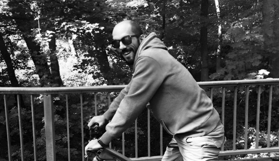 A generic square placeholder image with rounded corners in a figure.