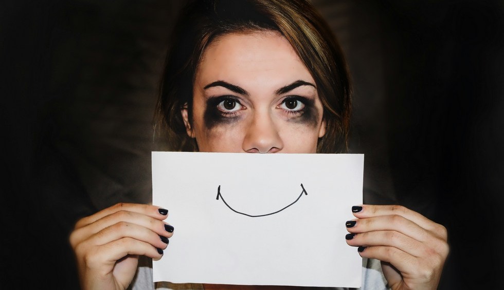 A generic square placeholder image with rounded corners in a figure.