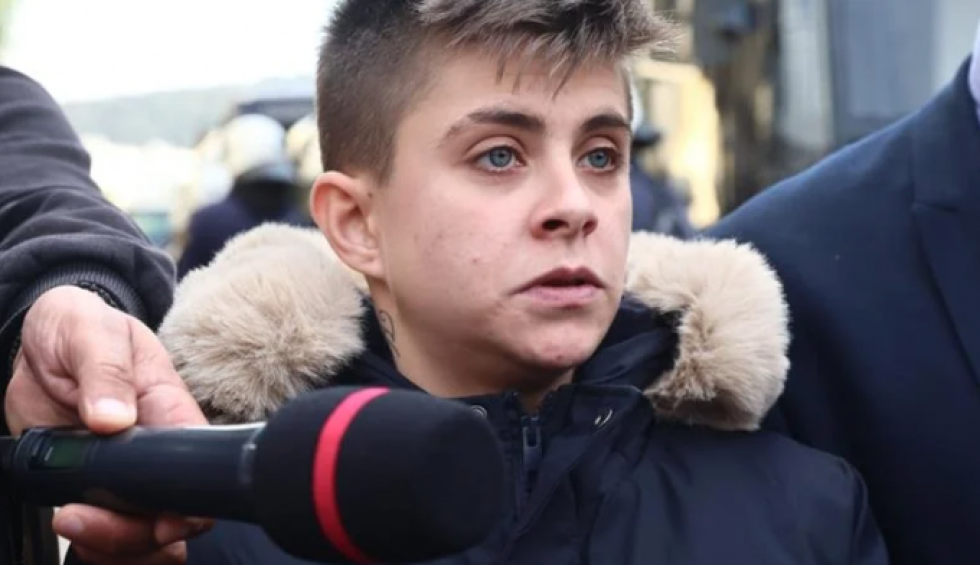 A generic square placeholder image with rounded corners in a figure.