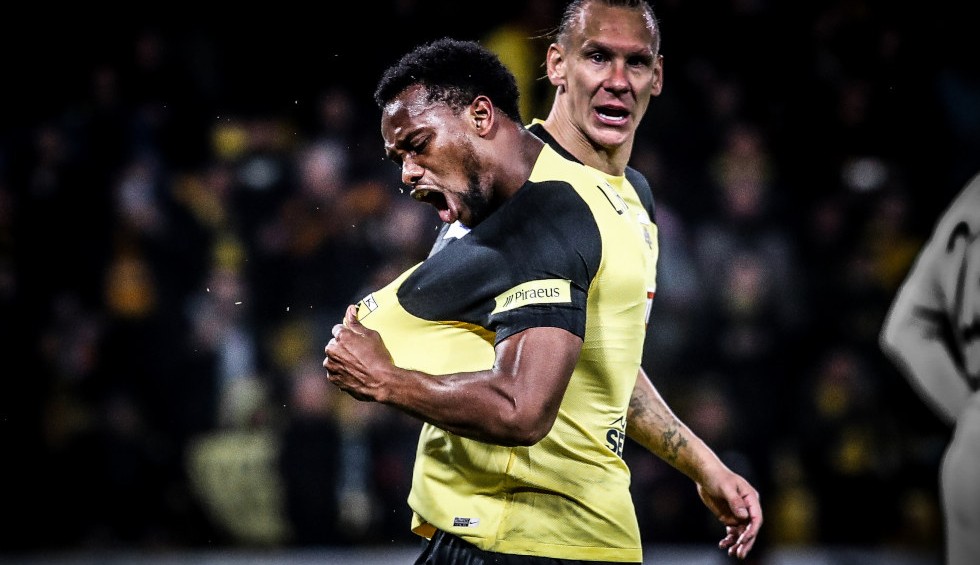 A generic square placeholder image with rounded corners in a figure.