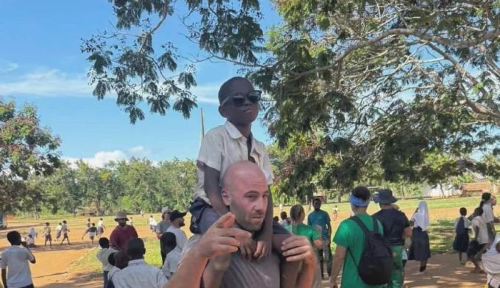 A generic square placeholder image with rounded corners in a figure.