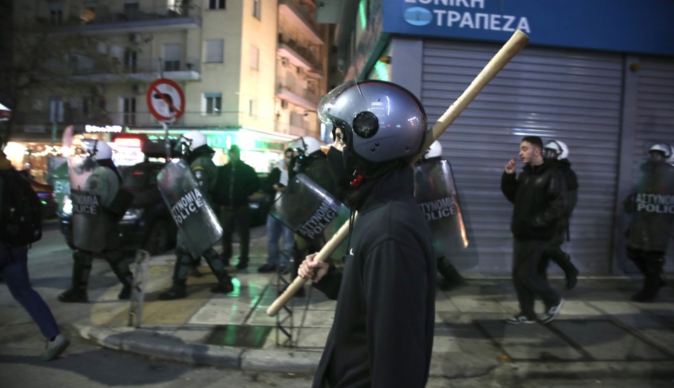 A generic square placeholder image with rounded corners in a figure.