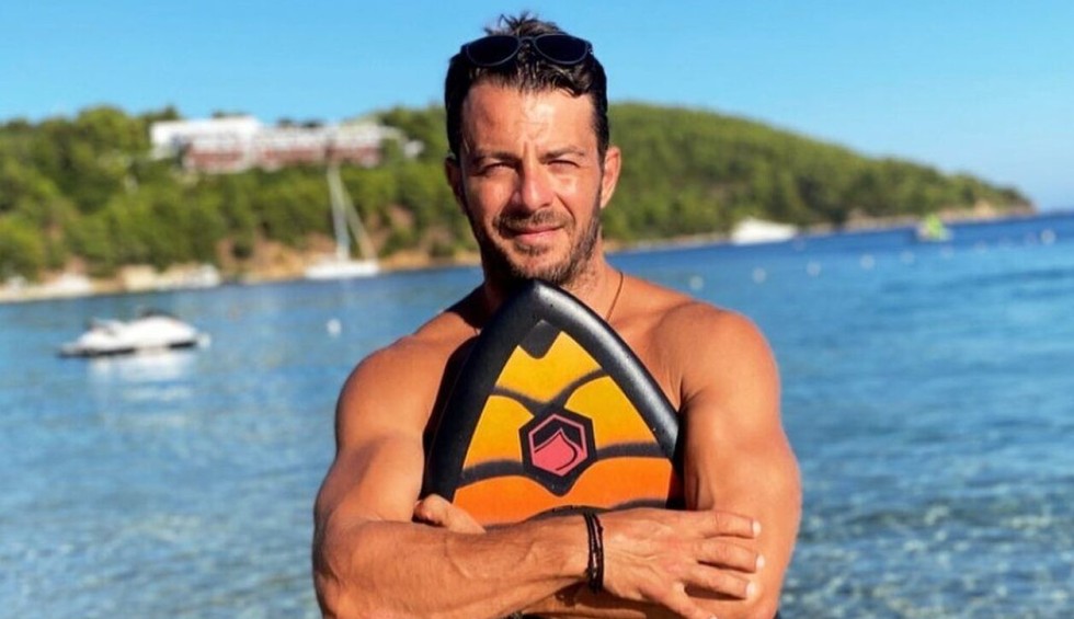 A generic square placeholder image with rounded corners in a figure.