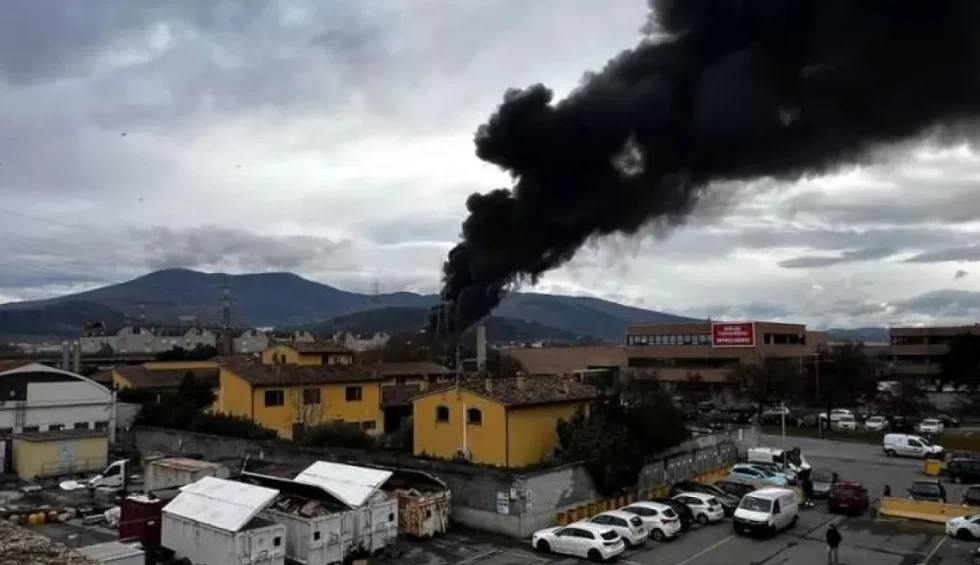 A generic square placeholder image with rounded corners in a figure.