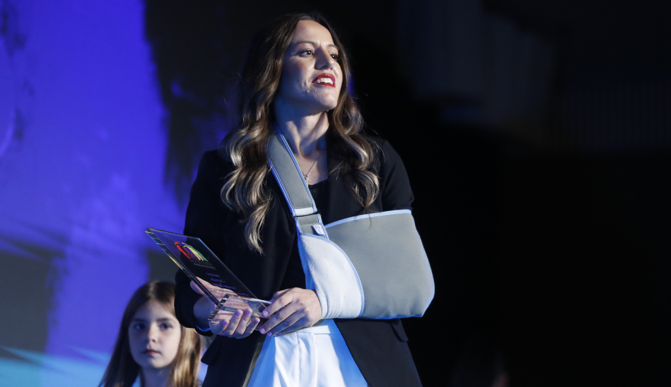 A generic square placeholder image with rounded corners in a figure.