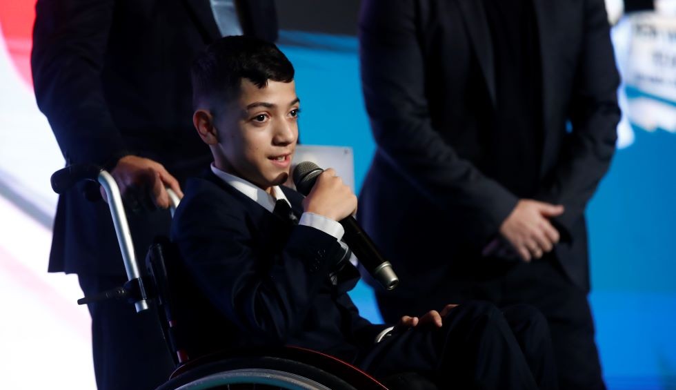 A generic square placeholder image with rounded corners in a figure.