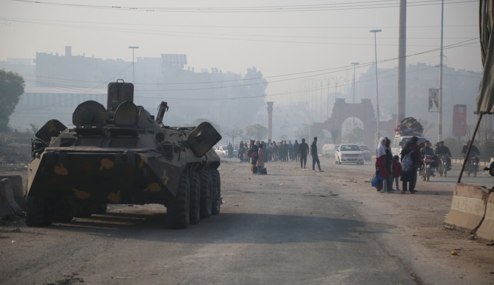 A generic square placeholder image with rounded corners in a figure.