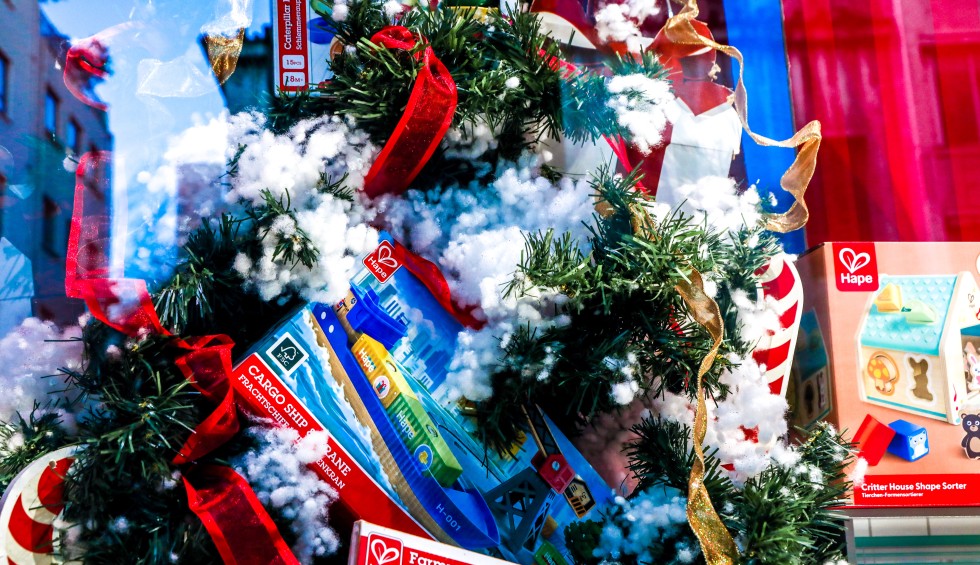 A generic square placeholder image with rounded corners in a figure.