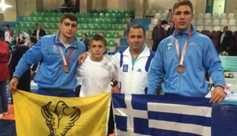 A generic square placeholder image with rounded corners in a figure.