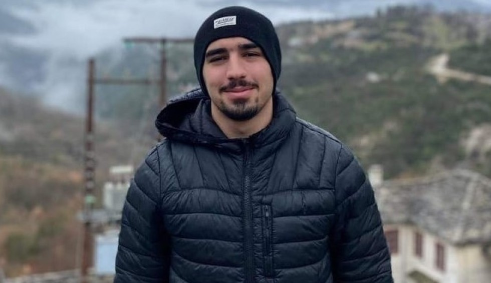 A generic square placeholder image with rounded corners in a figure.