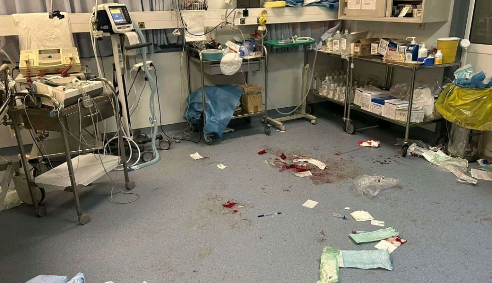 A generic square placeholder image with rounded corners in a figure.