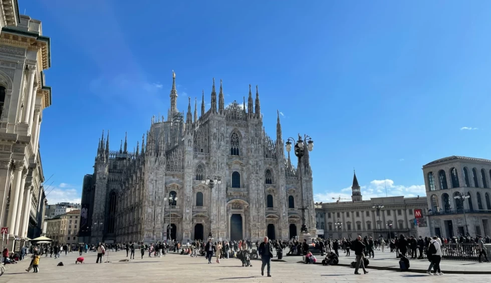 A generic square placeholder image with rounded corners in a figure.