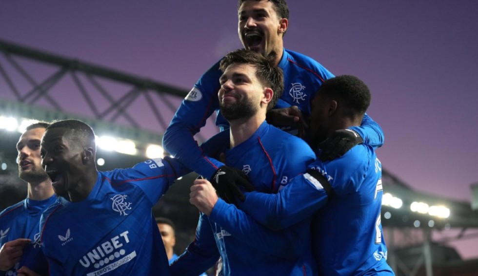 A generic square placeholder image with rounded corners in a figure.