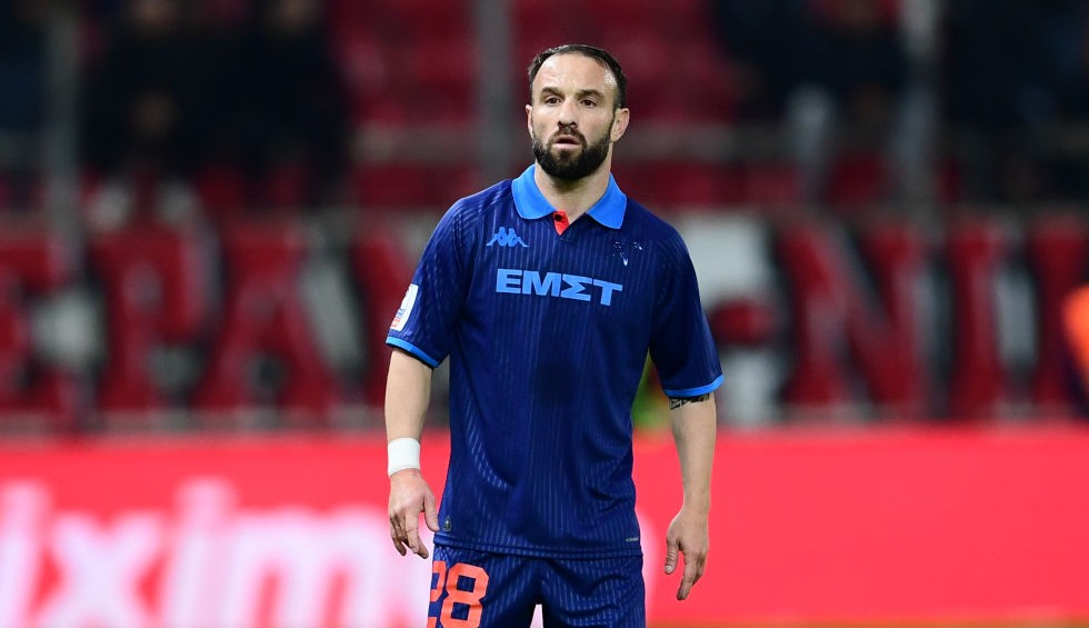 A generic square placeholder image with rounded corners in a figure.