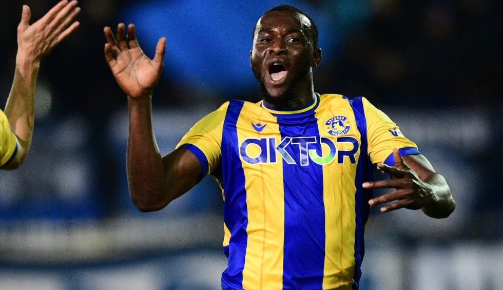 A generic square placeholder image with rounded corners in a figure.