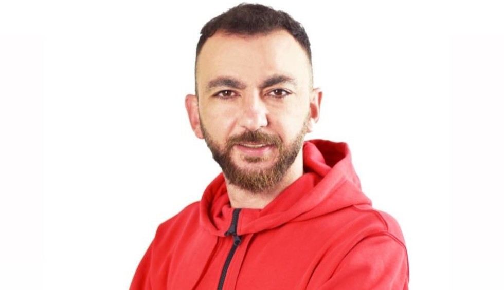 A generic square placeholder image with rounded corners in a figure.